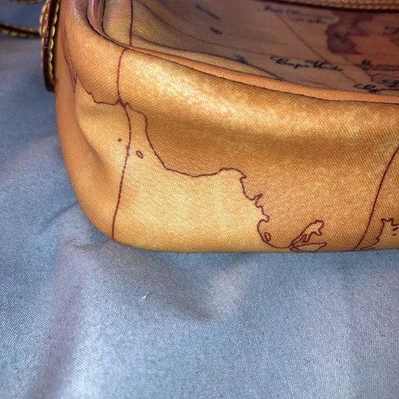 Alviero Martini Beige Lined Zip Pouch - Picture 3 of 6